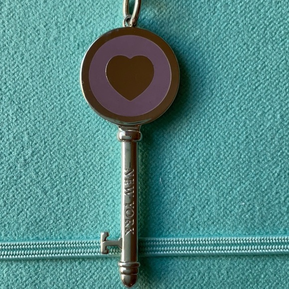 💜 TIFFANY & CO. LAVENDER HEART KEY NECKLACE 💜 - Picture 15 of 16